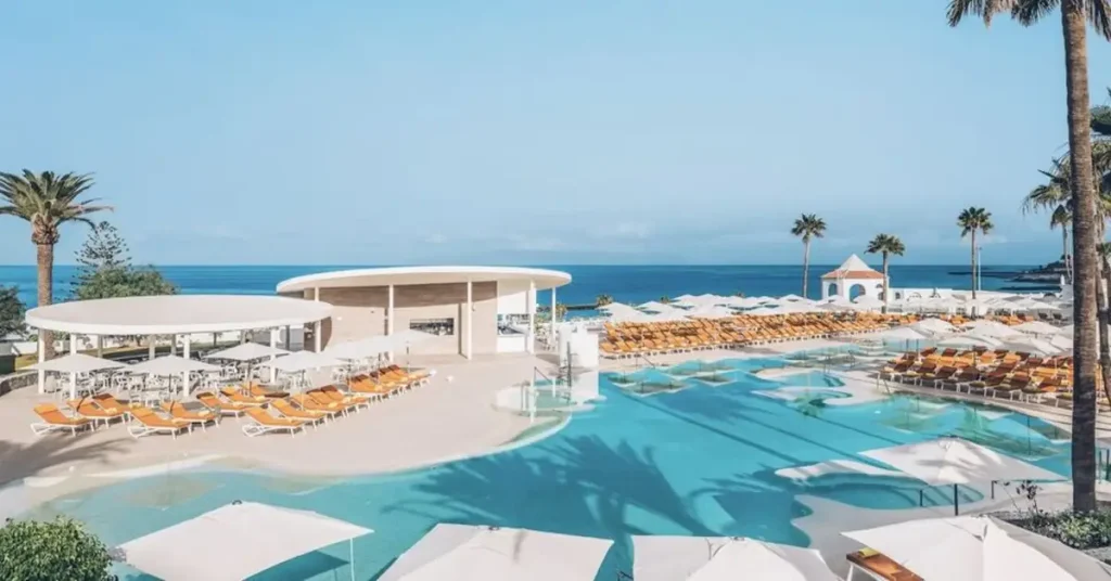 Budget Oriented Beach or Lagoon Hotels visaboards