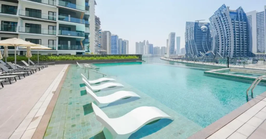 Comfortable Urban Hotel (City or Resort Area) visaboards