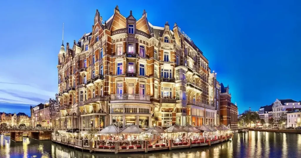 De L’Europe Amsterdam (Amsterdam – Amstel River City Centre) visaboards