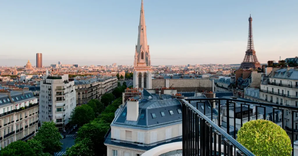 Four Seasons Hotel George V Paris (Paris – Avenue George V) france visaboards