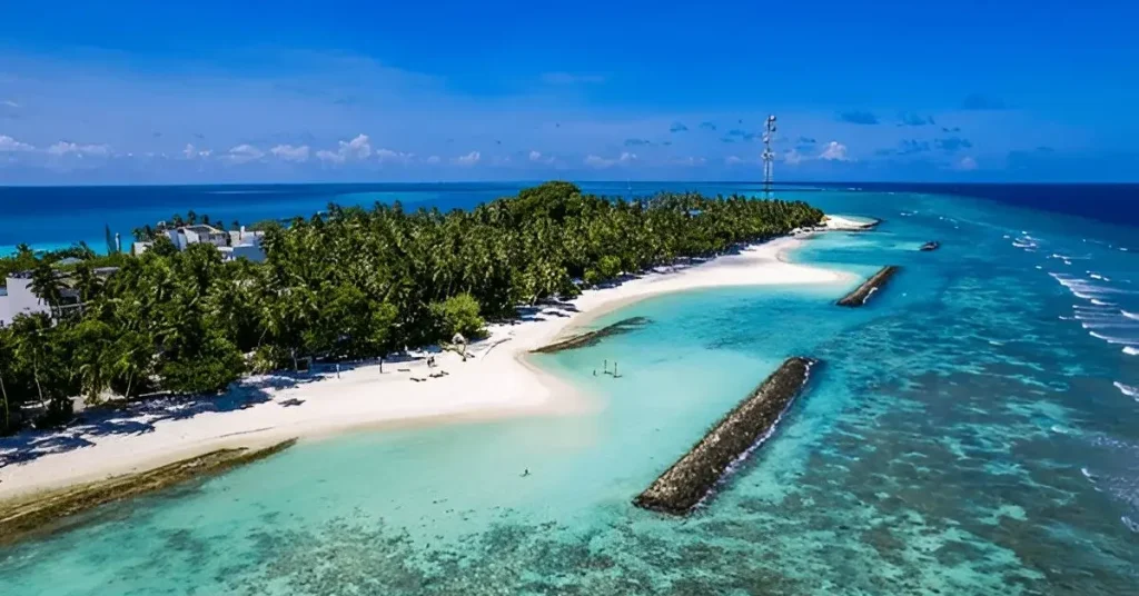 Fulidhoo in Maldives visaboards