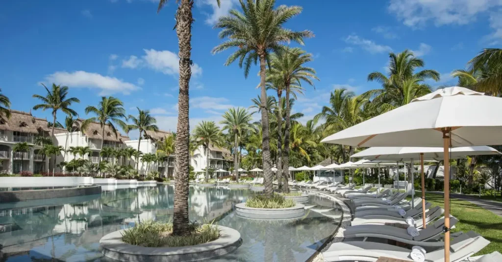 LUX Belle Mare (Belle Mare – East Coast) visaboards