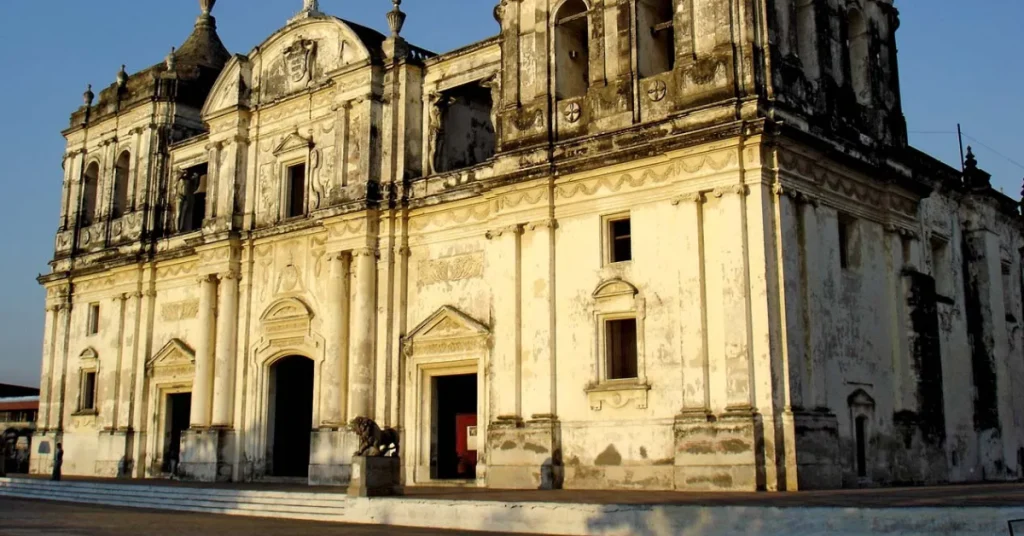 León in Nicaragua visaboards