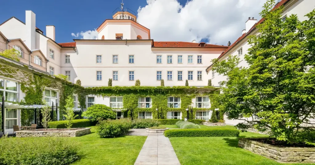 Mandarin Oriental, Prague (Prague) visaboards