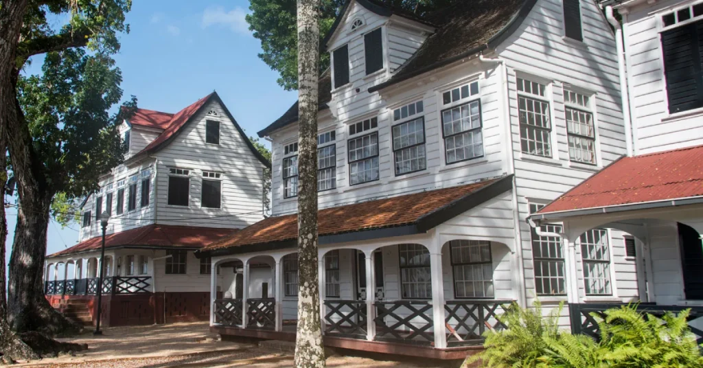 Paramaribo in Suriname visaboards (1)