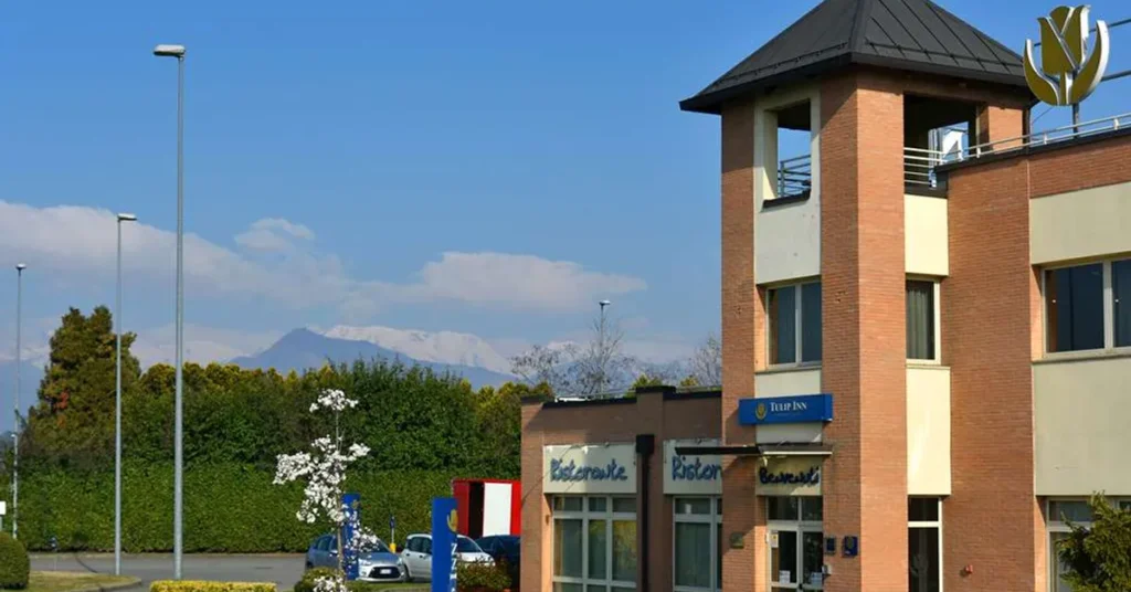 Regional Boutique Mid Range Hotel (Example outside major city) Ouagadougou visaboards