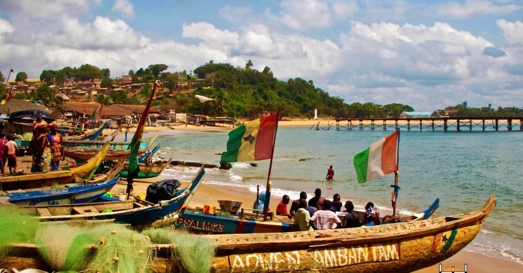 Sassandra in Côte d’Ivoire visaboards
