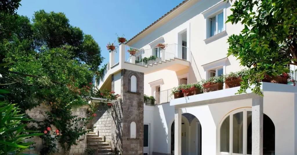 Smaller Boutique Guest House Hotels italy visaboards