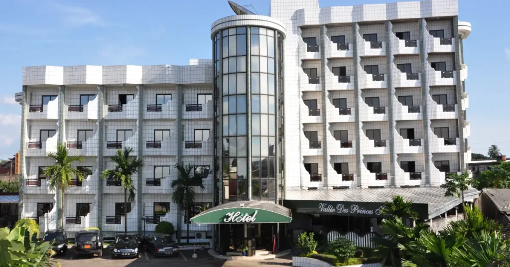 Value Hotel in Douala or Yaoundé سبومشجمدرو