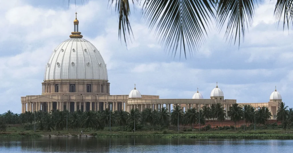 Yamoussoukro in Côte d’Ivoire visaboards