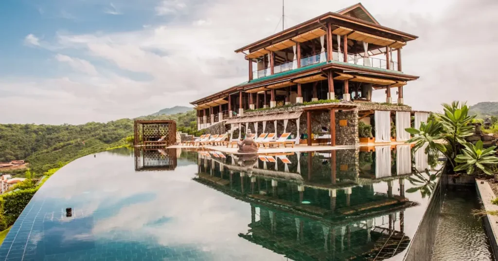 infinity pool Casa Chameleon at Las Catalinas (Guanacaste) visaboards